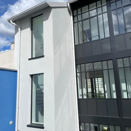 Paris Duplex Standing 1