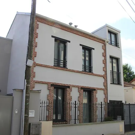 Paris Duplex Standing 1 *